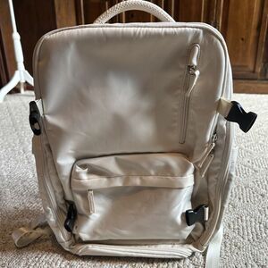 Large Travel Padded Laptop Backpack Case , Charging Port NWOT - Cream‎